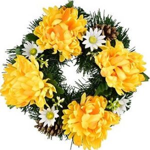 DOMMIO Věneček podzimní se žlutými chryzantémami, průměr 20 cm, umelé chryzantémy, umele chryzantemy, chryzantémy na hrob, chryzantémy eshop, chryzantémy predaj, chryzantéma predaj, chryzantémy v črepníku, mrazuvzdorné chryzantémy, mrazuvzdorné chryzantémy predaj, chryzantémy biele, biele chryzantémy, zelené chryzantémy, chryzantemy v kvetinaci